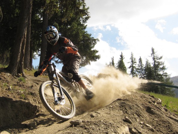 Super dusty turns on the main tracks in Pila