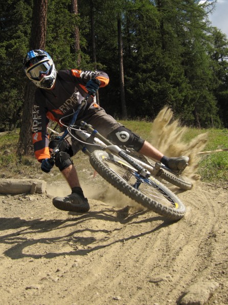 More dusty corners in Pila!